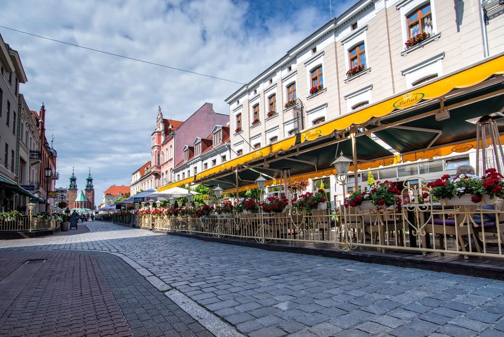 Pietrak Hotel Gniezno Exterior foto